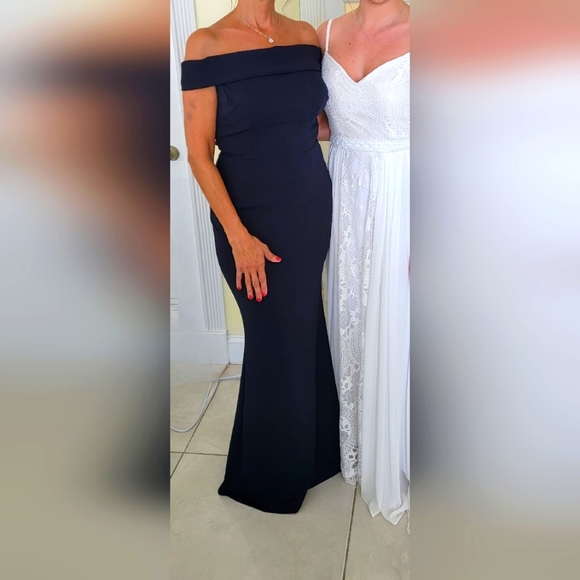 Navy Blue Off-Shoulder Polyester Gown with Keyhole Back. - Picture 4 of 5